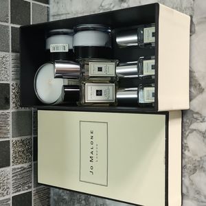Jo Malone 9 peice Body & Candle Gift Set